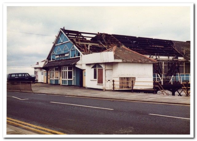 Redcar Pier demolition - December 1980-January 1981
