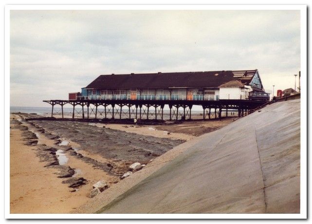 Redcar Pier demolition - December 1980-January 1981
