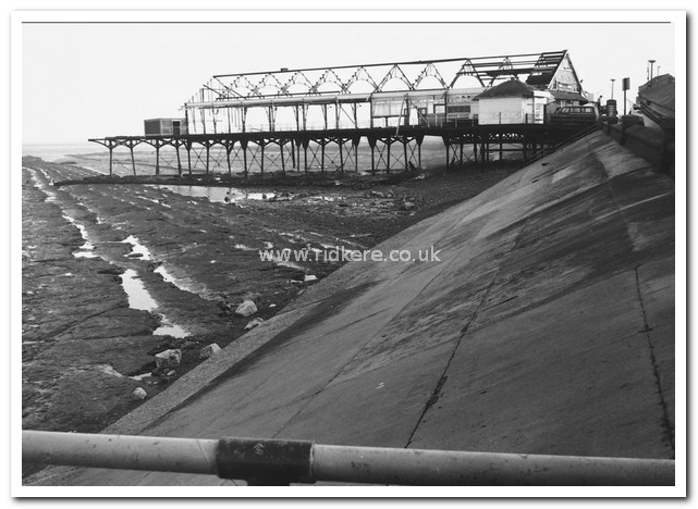 Demolition of Redcar Pier, 1980-1981